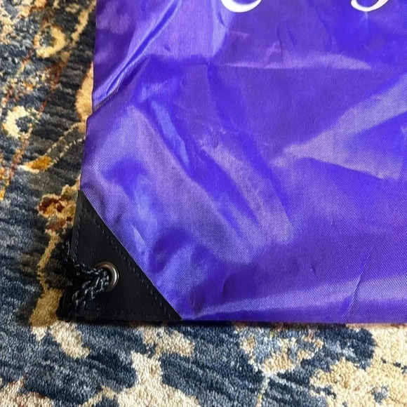 Crown Royal gray short sleeve t-shirt (med), 2 crown bags, 1 glass (4 PC BUNDLE) - Picture 13 of 16